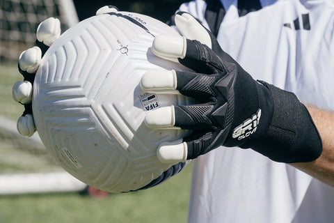 2024 GR1P Glove - Carbon