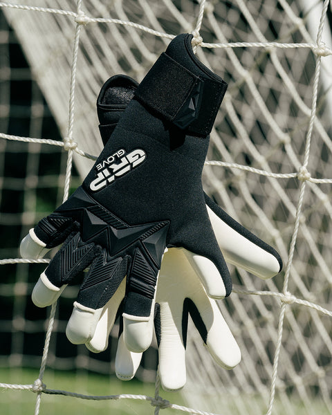 2024 GR1P Glove - Carbon