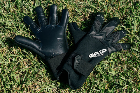 2024 GR1P Glove - Blackout