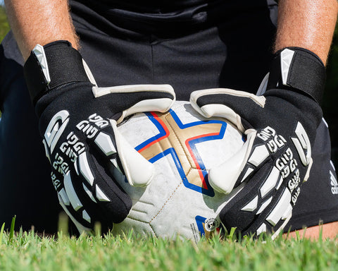 2023 GR1P Glove - Black & White