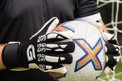 2023 GR1P Glove - Black & White