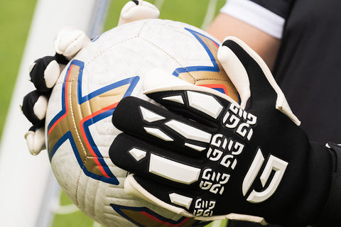 2023 GR1P Glove - Black & White