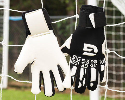 2023 GR1P Glove - Black & White